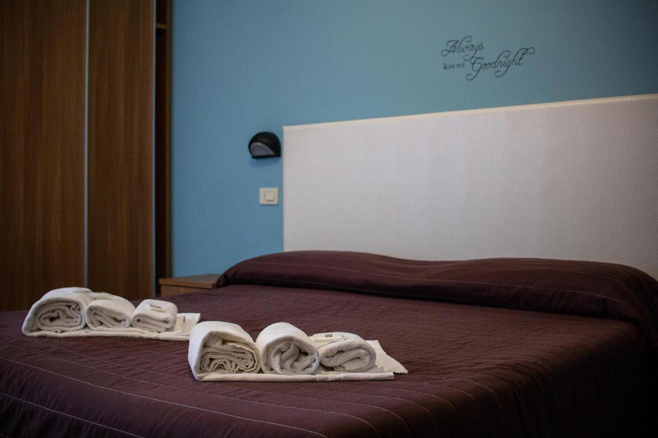 ריצ'יונה Hotel Vela D'Oro מראה חיצוני תמונה